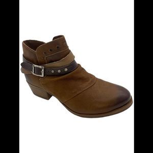 Miz Mooz Leather Buckled Ankle Boots Bucky Hazelnut - Medium